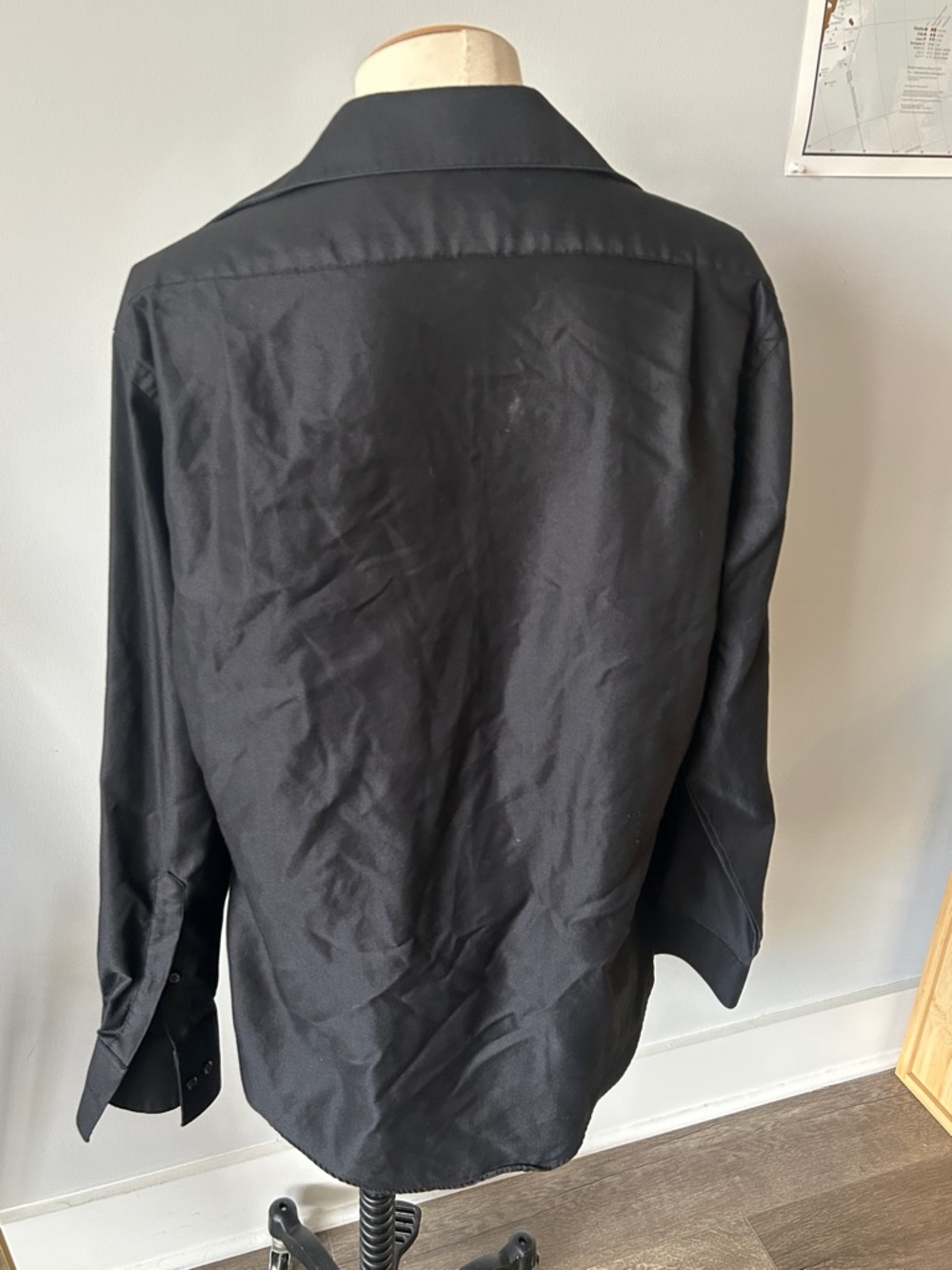 Van Heusen Black Long-Sleeve Dress Shirt‎ - Picture 4 of 4
